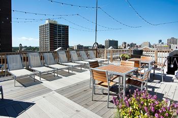 Classic sun deck